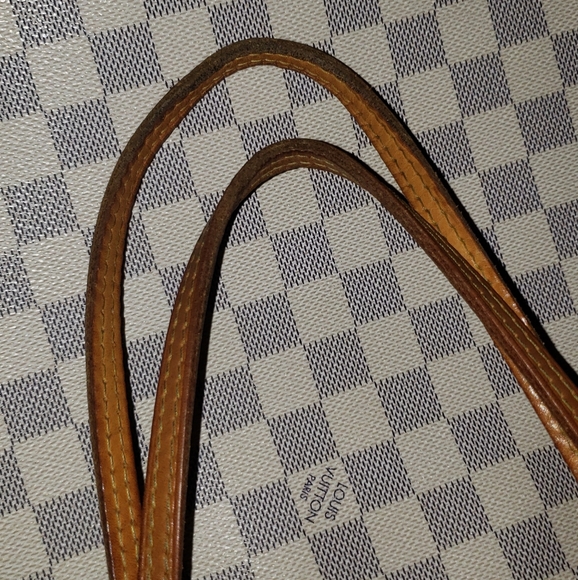 Louis Vuitton Neverfull MM - Picture 12 of 16